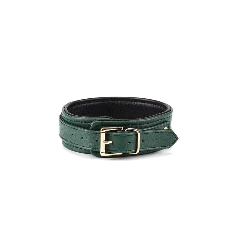 MOSSY LEATHER COLLAR TO WRIST CUFFS
