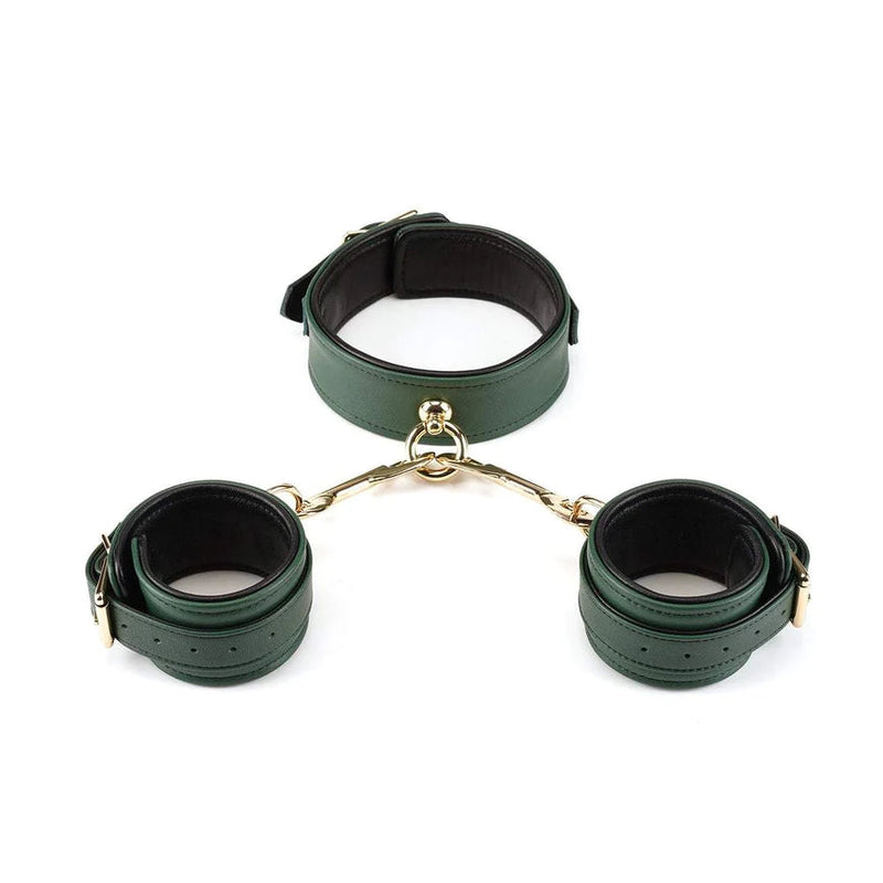 MOSSY LEATHER COLLAR TO WRIST CUFFS